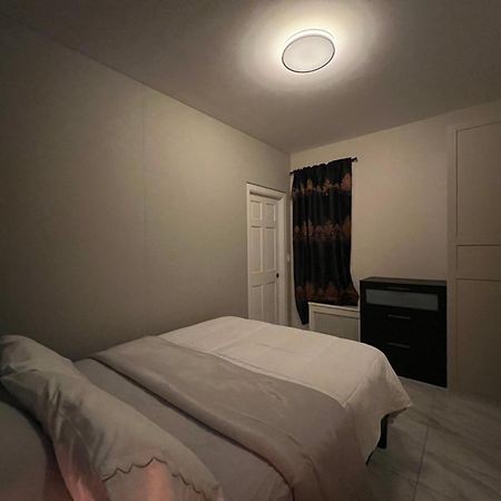 3 Bedrooms In 2Nd Floor Modern Brooklyn Home, Close To J Train New York City Exterior photo